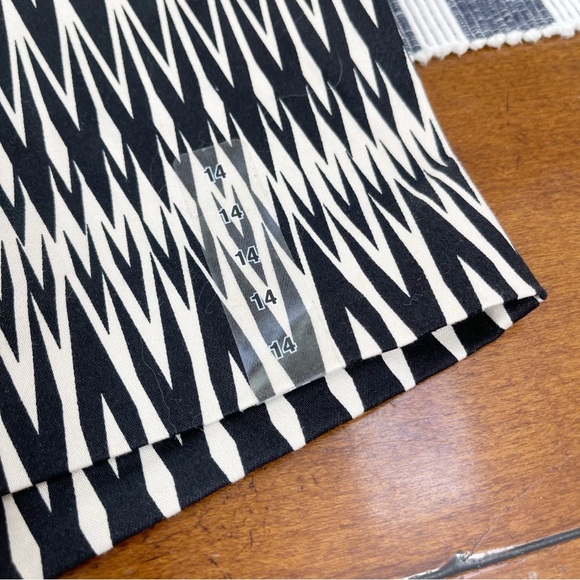 Worthington black and white geometric dress shorts - Picture 4 of 8